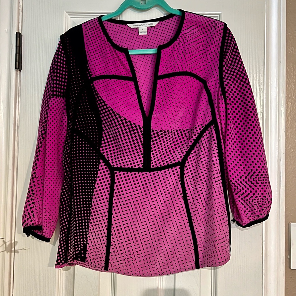 DVF magenta Blouse size 6 EUC
